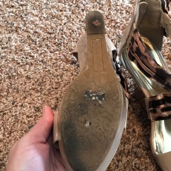 Beige wedges with cheetah bow - Picture 4 of 4